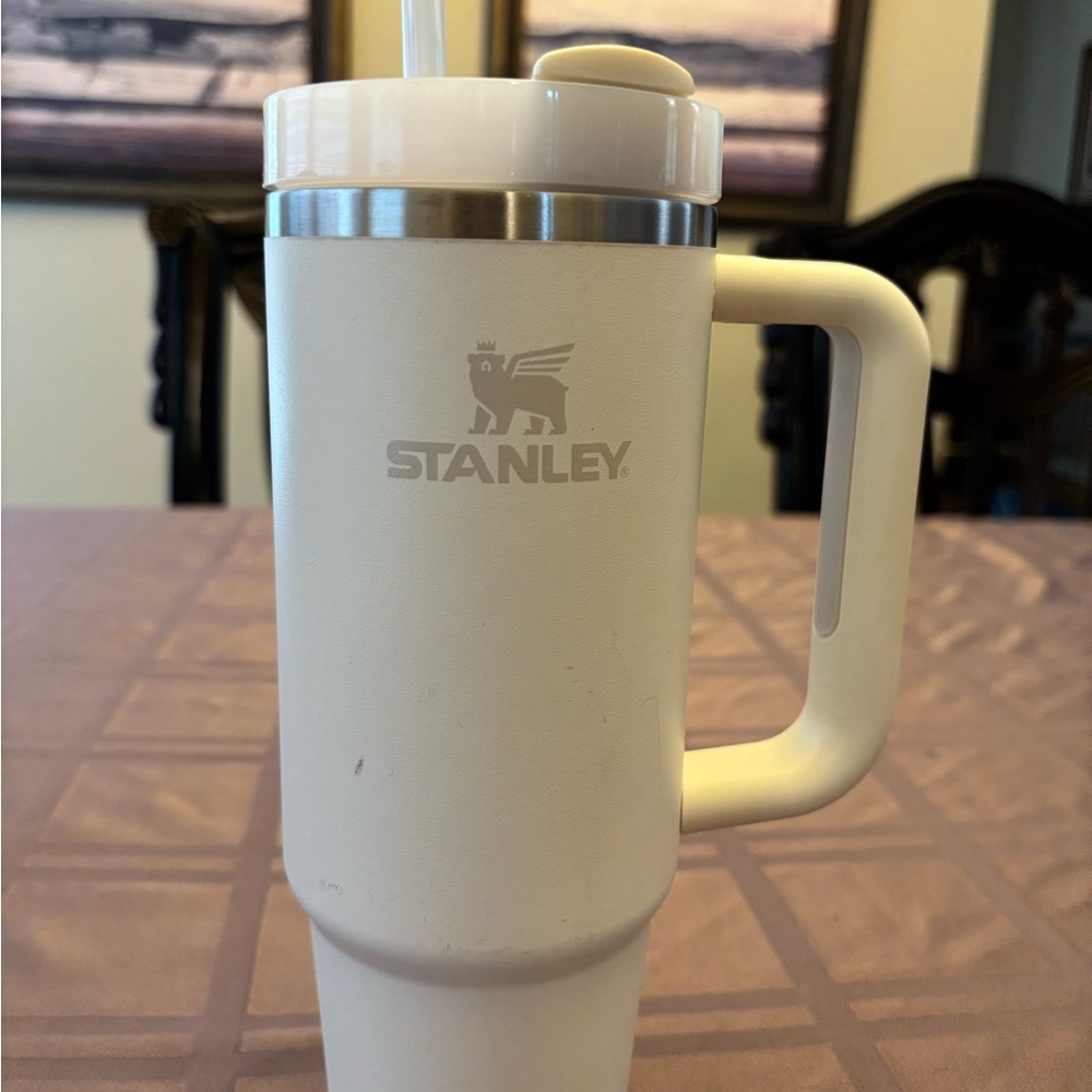 Stanley Beige Tumbler with Handle
